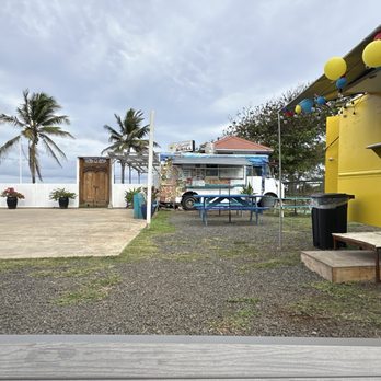 Poke & Bowl Stop - Seating area, food truck, and beautiful beachfront... - Food Trucks Near Me - Kapaʻa, Hawaii Poke & Bowl Stop - Seating area, food truck, and beautiful beachfront... - Food Trucks Near Me - Kapaʻa, Hawaii