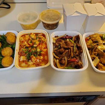 D Cuisine - Carry out! Top is corn and chicken soup and hot/sour soup with two large white rices that come with the 4 entrees - Dim Sum Near Me - Chicago, Illinois D Cuisine - Carry out! Top is corn and chicken soup and hot/sour soup with two large white rices that come with the 4 entrees - Dim Sum Near Me - Chicago, Illinois