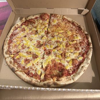 Fat Sully's Pizza - 20" Pizza with Pineapple - Pizza Near Me - Kansas City, Missouri Fat Sully's Pizza - 20" Pizza with Pineapple - Pizza Near Me - Kansas City, Missouri