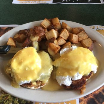 Metro Diner - Crab cake eggs Benedict with home fries - American Near Me - Indianapolis, Indiana Metro Diner - Crab cake eggs Benedict with home fries - American Near Me - Indianapolis, Indiana