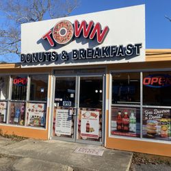 Town Donuts & Breakfast