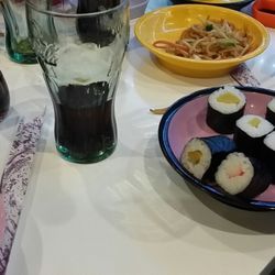 Kyoto - Pár kousků sushi + nějaké nudné nudle