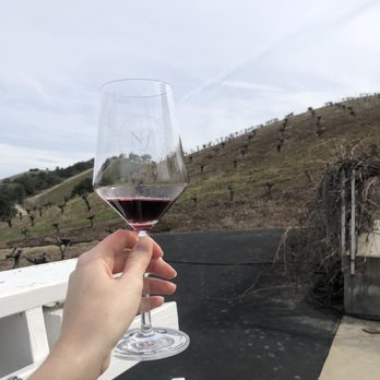 Nenow Family Wines - Nice setting along the vines - Wine Tasting Room Near Me - Paso Robles, California Nenow Family Wines - Nice setting along the vines - Wine Tasting Room Near Me - Paso Robles, California