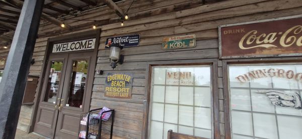 Brooks Shaw's Old Country Store by null