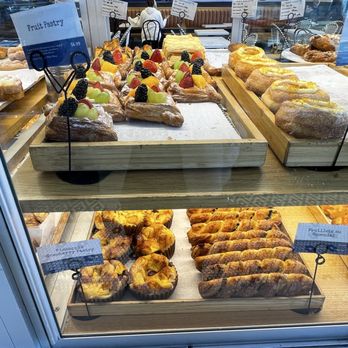 Paris Baguette - Cafes Near Me - Maple Grove, Minnesota Paris Baguette - Cafes Near Me - Maple Grove, Minnesota