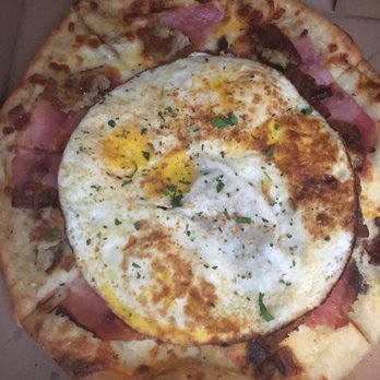 Rock'n Dough - Breakfast pizza (asked for the egg fried) - Pizza Near Me - Germantown, Tennessee