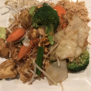 Paragon Thai Restaurant - Tofu and veggie pad thai - Thai Near Me - Washington, DC, District of Columbia Paragon Thai Restaurant - Tofu and veggie pad thai - Thai Near Me - Washington, DC, District of Columbia