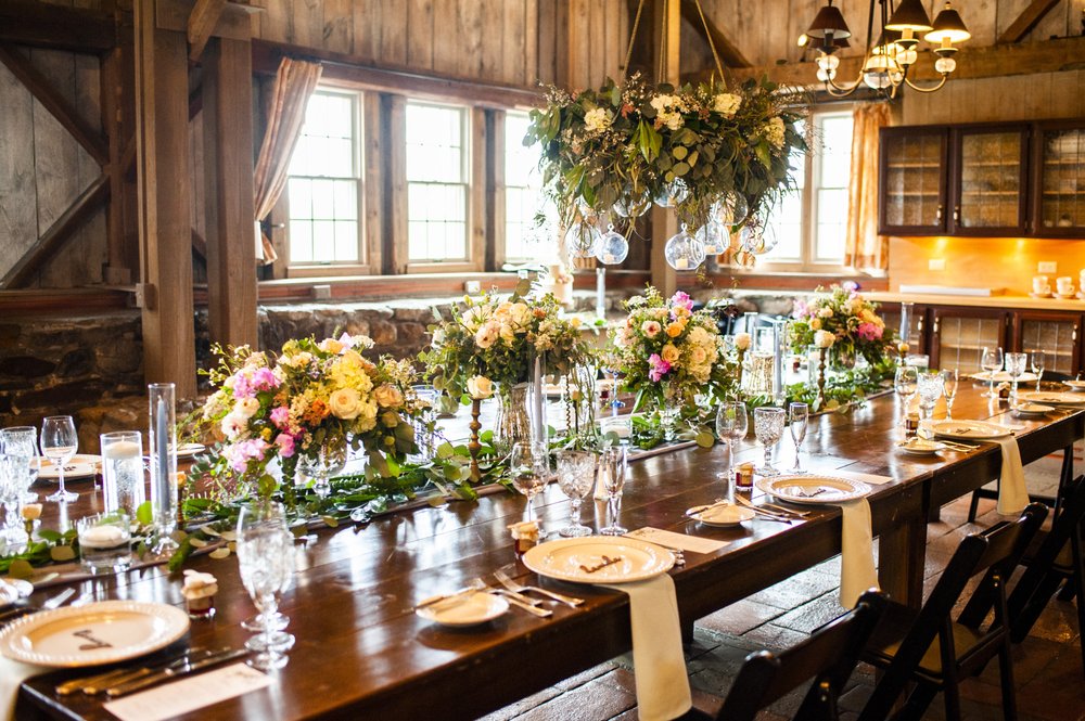 BLOOMS AND BLOSSOMS Updated September 2024 11 Reviews 234 Main St