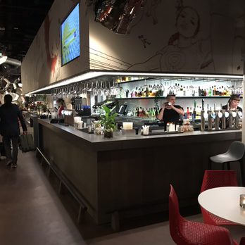 Radisson RED - Bar - Hotels Near Me - Glasgow, GLG