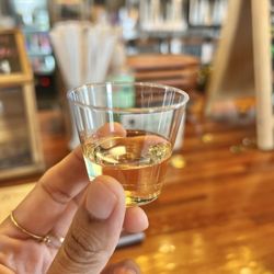 Urban Vines Winery & Brewery - A wee sample of Albariño