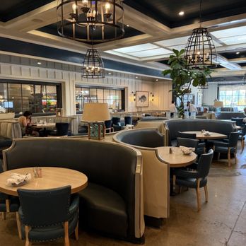 Lure Fish House - Inside seating - Seafood Near Me - Santa Barbara, California Lure Fish House - Inside seating - Seafood Near Me - Santa Barbara, California
