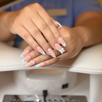 1. Sage Nail Salon