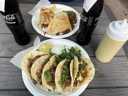 Taqueria Los Regios| Food Truck by null