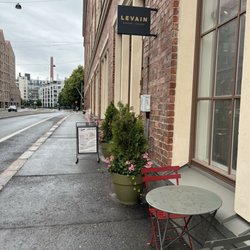 Levain - Entrance