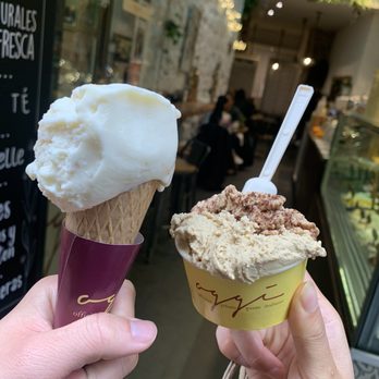 Oggi - Mascaparone on small cone and tiramisu and pistachio in small cup - Ice Cream & Frozen Yogurt Near Me - Barcelona, B