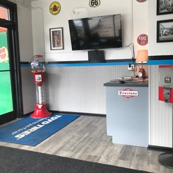 Beaty's Service Center - Waiting room.