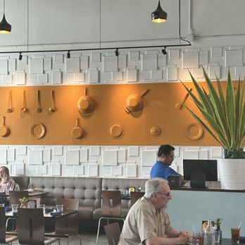 Lemongrass Thai Bistro - Inside decor - Thai Near Me - Jacksonville, Florida