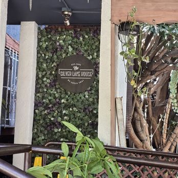 The Silver Lake House - Patio area - Thai Near Me - Los Angeles, California The Silver Lake House - Patio area - Thai Near Me - Los Angeles, California