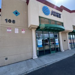 AT&T - AT&T: Willow Pine Center 106 E Willow Street  Long Beach, California 90806