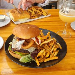 Bent Hill Brewery - Mushroom burger with egg