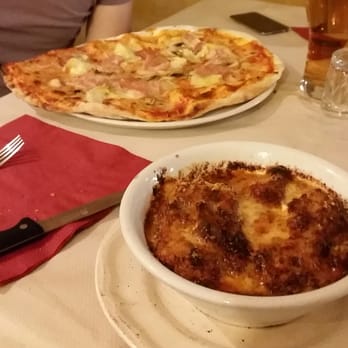 Il Garfagnino - Personal size lasagne and large pizza both out of wood fire oven. Hungry just looking at this. - Pizza Near Me - Borgo a Mozzano, LU