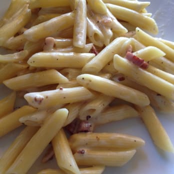 La Divina Comedia Playa - Los macarrones carbonara están ricos ricos, la pasta y pizzas aquí deliciosas. - Hotels Near Me - Valencia, V
