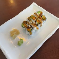 Fuji Sushi - R18. Eel with Avocado Roll