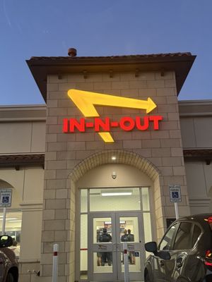 In-N-Out Burger by null