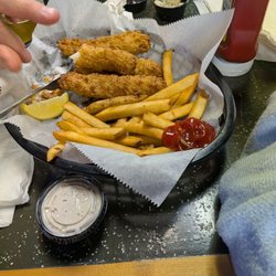 Big Daddy's Oyster Bar - Fried fish & chips... Basic