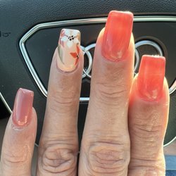 Facial Nails