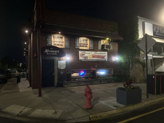 Nancy's Towne House by null