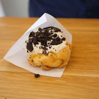 Beard Papa's - Cookies and Cream Shell w/ Vanilla Filling Instagram: @Eat_Saw_Telle - Desserts Near Me - Los Angeles, California