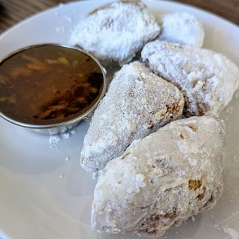 Another Broken Egg Cafe - Donut beignets - Breakfast & Brunch Near Me - Austin, Texas
