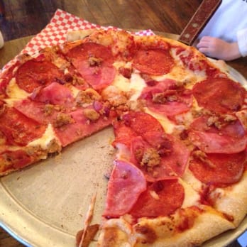 Neighbor's Kitchen & Yard - Grease Bucket Pizza - Pizza Near Me - Bastrop, Texas