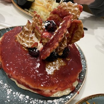 Honey Berry - Key Lime Pie pancakes - Pancakes Near Me - Hoffman Estates, Illinois Honey Berry - Key Lime Pie pancakes - Pancakes Near Me - Hoffman Estates, Illinois