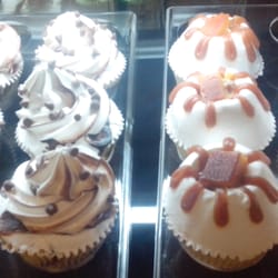 Frostings - Leche Flan cupcake with the rest of its herd in its natural environment.