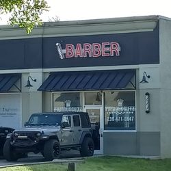 Famouscutz Barbershop in Cape Coral