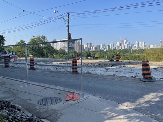 Riverdale Park East by null