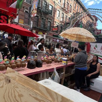 San Gennaro Feast - Pina colada and strawberry daiquiri - Festivals Near Me - New York, New York San Gennaro Feast - Pina colada and strawberry daiquiri - Festivals Near Me - New York, New York