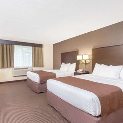 AmericInn by Wyndham Rhinelander - Guest room