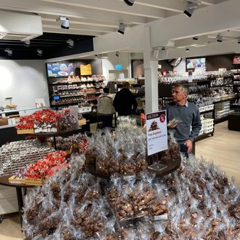 Läderach - For chocoholics - Chocolatiers & Shops Near Me - Bilten, GL