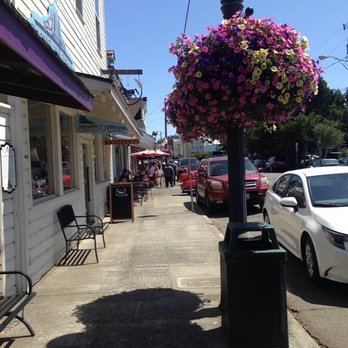 Nosh Eatery - New American Near Me - Florence, Oregon