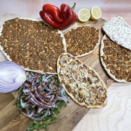 Lahmacheesy