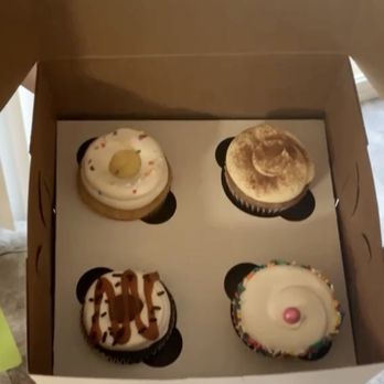 Artfetti Macarons - Bavarian, cream, snickerdoodle, chocolate with caramel and birthday cake! Mmm - Bakeries Near Me - Kennewick, Washington Artfetti Macarons - Bavarian, cream, snickerdoodle, chocolate with caramel and birthday cake! Mmm - Bakeries Near Me - Kennewick, Washington