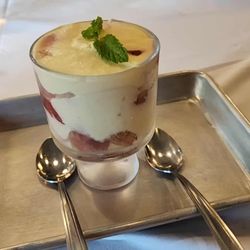 Pizzeria Cardamomo - Strawberry tiramisu