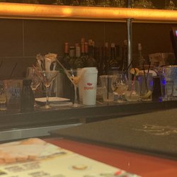 Sumo Japanese Steakhouse & Sushi Bar - Dirty bar disgusting