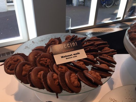 Puccini Bomboni by null