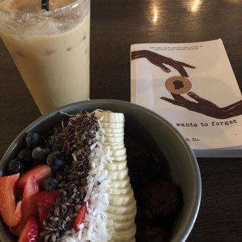 Tout Suite - Açaí bowl  Iced macchiato - Cafes Near Me - Houston, Texas