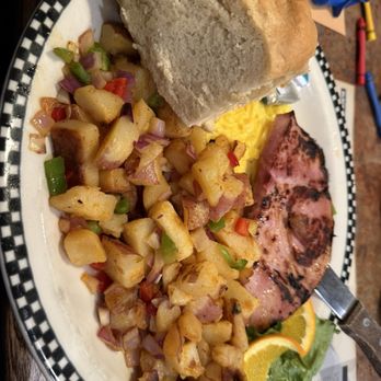 Black Bear Diner Vancouver - 2 egg and ham steak breakfast - Diners Near Me - Vancouver, Washington