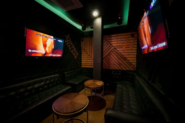 Pandora Karaoke & Bar by null